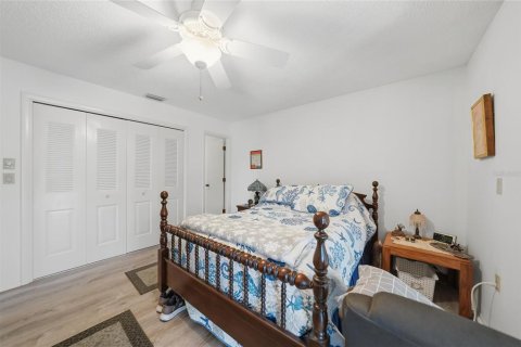 Condo in Englewood, Florida, 2 bedrooms  № 2094835 - photo 12