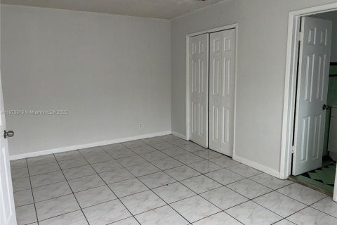 Copropriété à louer à Hollywood, Floride: 2 chambres, 199.09 m2 № 1926406 - photo 9