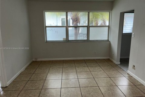 Copropriété à louer à Hollywood, Floride: 2 chambres, 199.09 m2 № 1926406 - photo 10