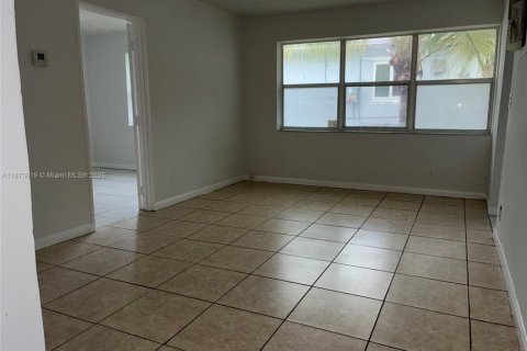 Copropriété à louer à Hollywood, Floride: 2 chambres, 199.09 m2 № 1926406 - photo 4