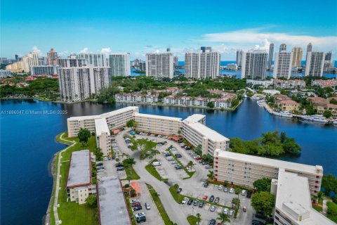 Condominio en venta en Aventura, Florida, 1 dormitorio, 72.46 m2 № 1977485 - foto 5