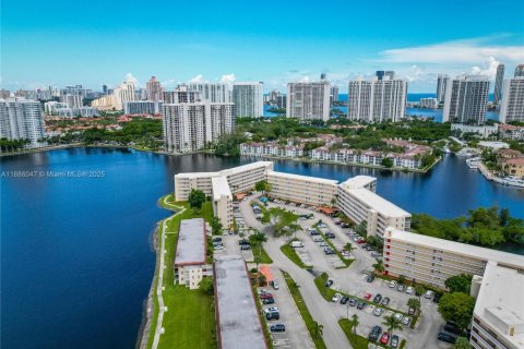 Condominio en venta en Aventura, Florida, 1 dormitorio, 72.46 m2 № 1977485 - foto 27