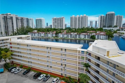 Condominio en venta en Aventura, Florida, 1 dormitorio, 72.46 m2 № 1977485 - foto 4