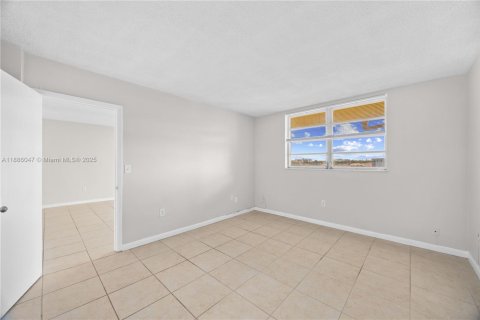 Condominio en venta en Aventura, Florida, 1 dormitorio, 72.46 m2 № 1977485 - foto 17
