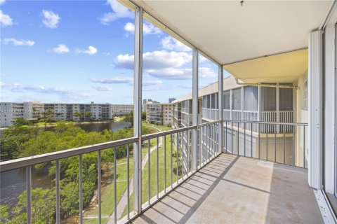 Condominio en venta en Aventura, Florida, 1 dormitorio, 72.46 m2 № 1977485 - foto 21