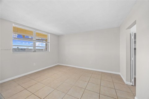 Condominio en venta en Aventura, Florida, 1 dormitorio, 72.46 m2 № 1977485 - foto 14