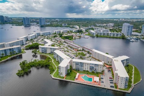 Condominio en venta en Aventura, Florida, 1 dormitorio, 72.46 m2 № 1977485 - foto 25