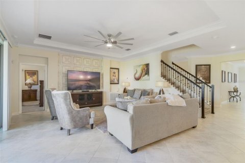 House in Four Corners, Florida 4 bedrooms, 307.04 sq.m. № 1718427 - photo 12