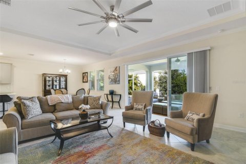 House in Four Corners, Florida 4 bedrooms, 307.04 sq.m. № 1718427 - photo 13