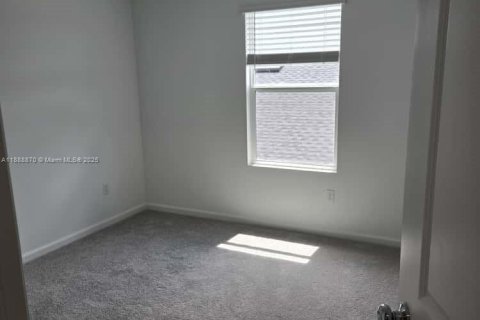 House in Port St. Lucie, Florida 5 bedrooms, 236.9 sq.m. № 1941042 - photo 11