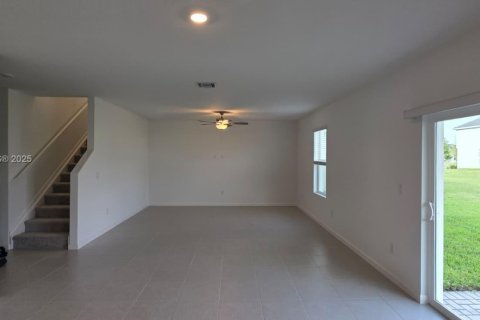 House in Port St. Lucie, Florida 5 bedrooms, 236.9 sq.m. № 1941042 - photo 21