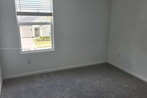 House in Port St. Lucie, Florida 5 bedrooms, 236.9 sq.m. № 1941042 - photo 9