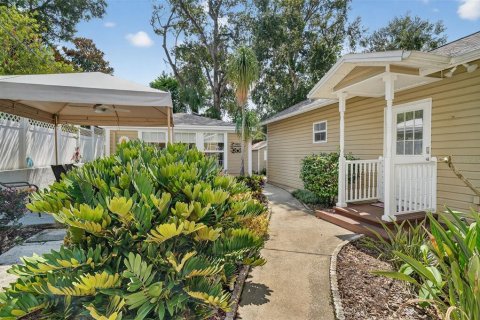 House in Mount Dora, Florida 4 bedrooms, 156.08 sq.m. № 2197999 - photo 3