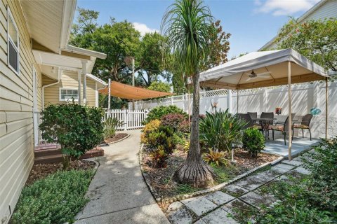 House in Mount Dora, Florida 4 bedrooms, 156.08 sq.m. № 2197999 - photo 7
