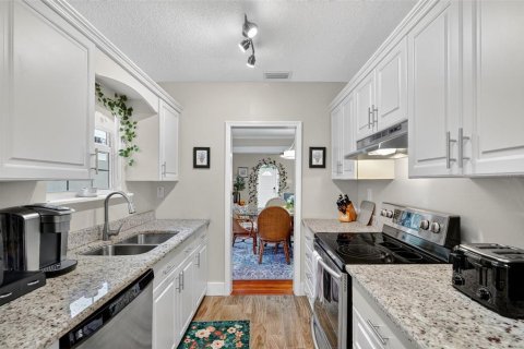 House in Mount Dora, Florida 4 bedrooms, 156.08 sq.m. № 2197999 - photo 19