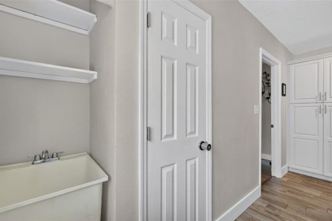 House in Mount Dora, Florida 4 bedrooms, 156.08 sq.m. № 2197999 - photo 2
