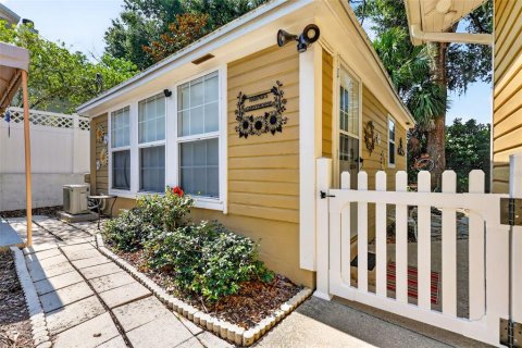 House in Mount Dora, Florida 4 bedrooms, 156.08 sq.m. № 2197999 - photo 4