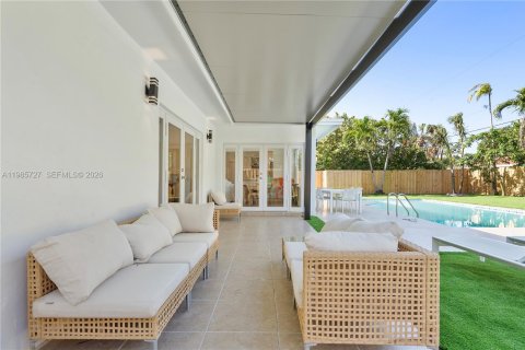 House in Miami, Florida 3 bedrooms, 176.51 sq.m. № 2063055 - photo 27
