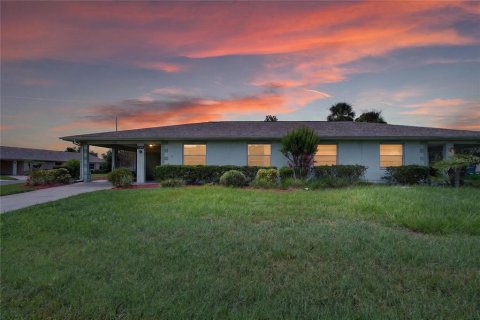 Condo in Sun City Center, Florida, 2 bedrooms  № 2395875