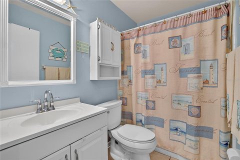 Condo in Sun City Center, Florida, 2 bedrooms  № 2395875 - photo 29