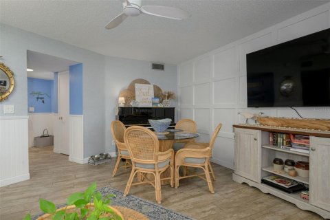 Condo in Flagler Beach, Florida, 2 bedrooms № 2238231 - photo 5