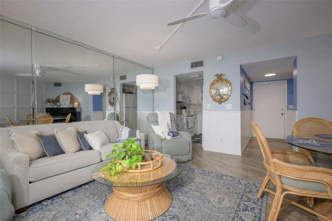 Condo in Flagler Beach, Florida, 2 bedrooms № 2238231 - photo 8