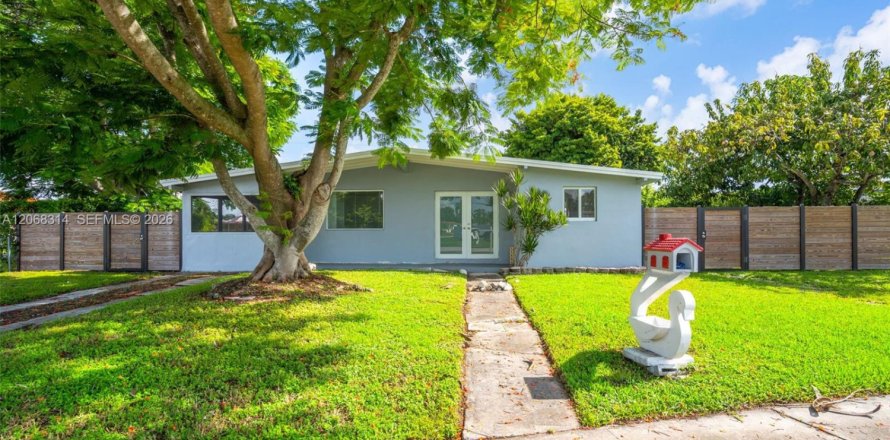 House in Miami, Florida 3 bedrooms, 123.37 sq.m. № 2292831