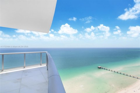 Condominio en alquiler en Sunny Isles Beach, Florida, 4 dormitorios, 222.41 m2 № 2088478 - foto 2