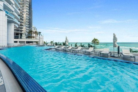 Condominio en alquiler en Sunny Isles Beach, Florida, 4 dormitorios, 222.41 m2 № 2088478 - foto 18