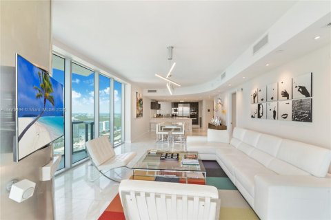 Condominio en alquiler en Sunny Isles Beach, Florida, 4 dormitorios, 222.41 m2 № 2088478 - foto 4