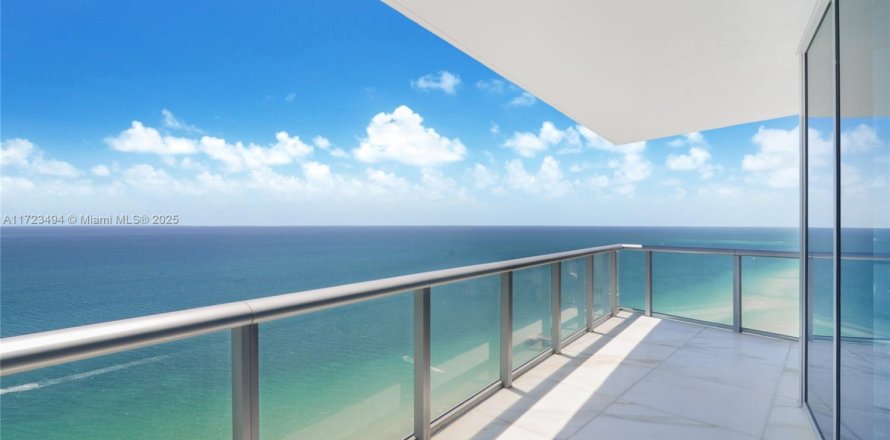 Condominio en Sunny Isles Beach, Florida, 4 dormitorios  № 2088478