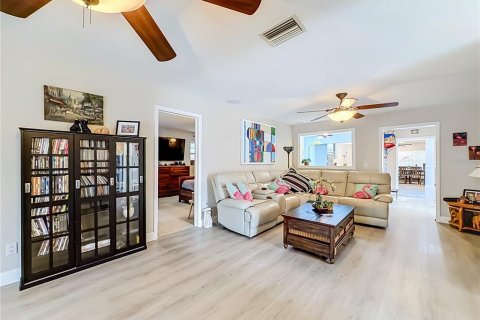 Villa ou maison à vendre à Saint Petersburg, Floride: 5 chambres, 255.48 m2 № 2149963 - photo 27