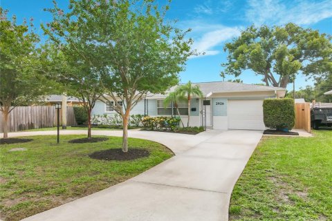 Villa ou maison à Saint Petersburg, Floride 5 chambres, 255.48 m2 № 2149963