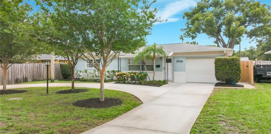 Villa ou maison à Saint Petersburg, Floride 5 chambres, 255.48 m2 № 2149963