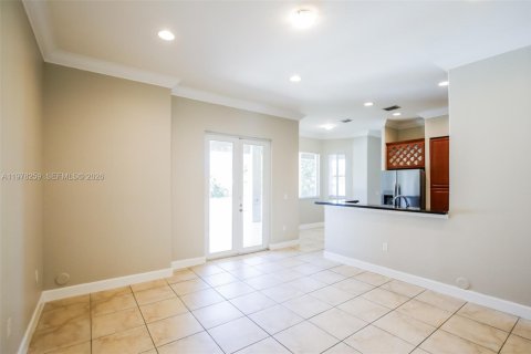 House in Miami, Florida 5 bedrooms, 229 sq.m. № 2041893 - photo 6