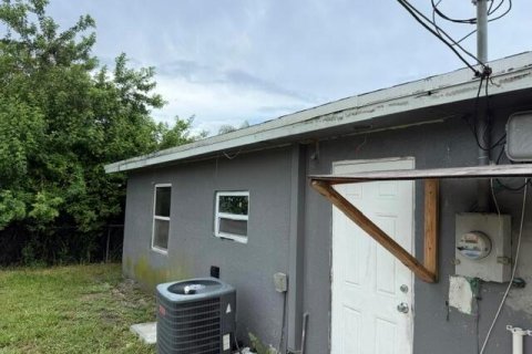 Снять в аренду виллу или дом в Лейк-Уорт, Флорида 5 комнат, 69.12м2, № 2186709 - фото 6