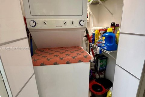 Купить кондоминиум в Майами, Флорида 2 спальни, 139.54м2, № 1994006 - фото 20