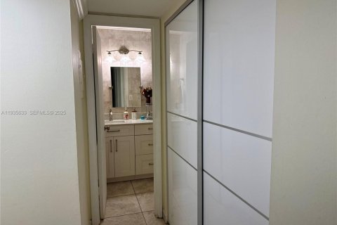 Купить кондоминиум в Майами, Флорида 2 спальни, 139.54м2, № 1994006 - фото 16