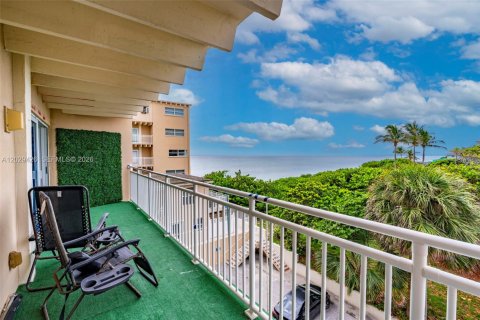 Condo in Lantana, Florida, 1 bedroom  № 2186317 - photo 28