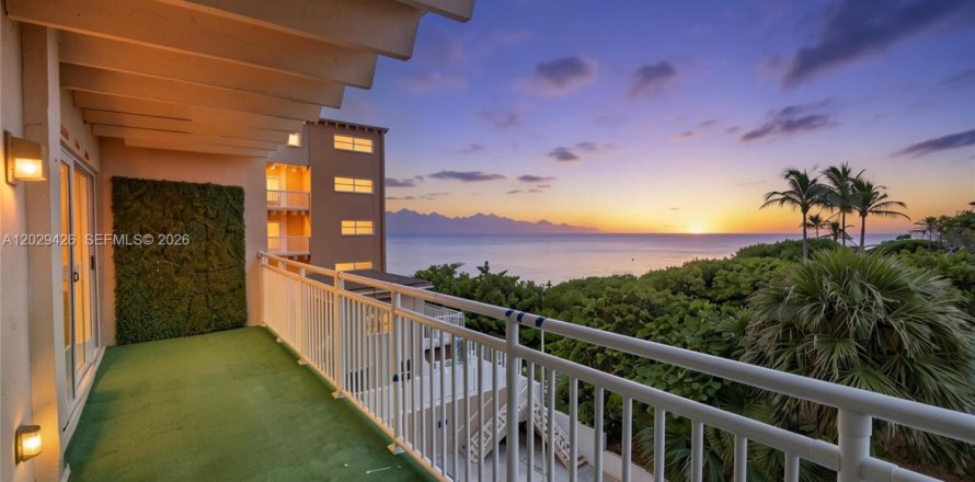 Condo in Lantana, Florida, 1 bedroom  № 2186317