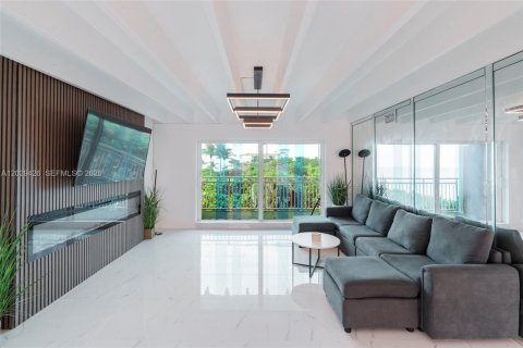 Condo in Lantana, Florida, 1 bedroom  № 2186317 - photo 5