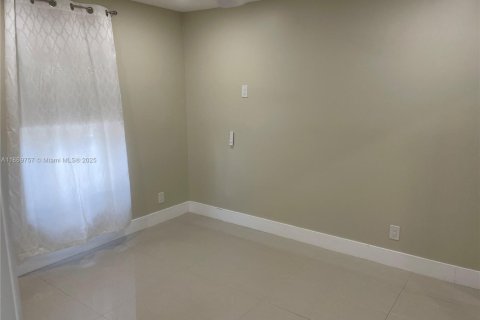 Купить виллу или дом в Холливуд, Флорида 3 спальни, 157.93м2, № 1981752 - фото 22