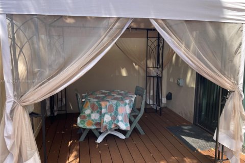 Купить виллу или дом в Холливуд, Флорида 3 спальни, 157.93м2, № 1981752 - фото 26