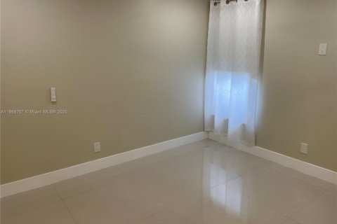 Купить виллу или дом в Холливуд, Флорида 3 спальни, 157.93м2, № 1981752 - фото 20