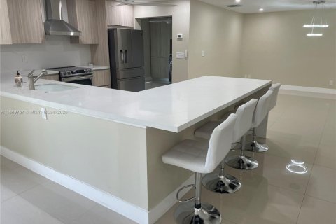 Купить виллу или дом в Холливуд, Флорида 3 спальни, 157.93м2, № 1981752 - фото 4