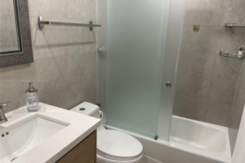 Купить виллу или дом в Холливуд, Флорида 3 спальни, 157.93м2, № 1981752 - фото 16