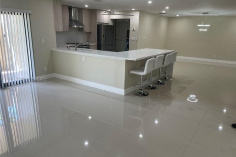 Купить виллу или дом в Холливуд, Флорида 3 спальни, 157.93м2, № 1981752 - фото 5