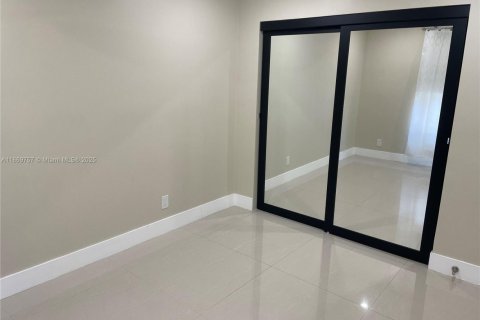 Купить виллу или дом в Холливуд, Флорида 3 спальни, 157.93м2, № 1981752 - фото 21