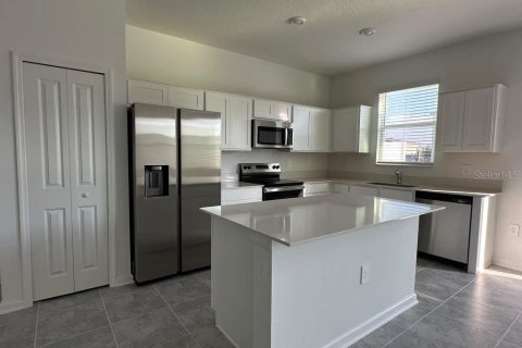 Townhouse in Davenport, Florida 3 bedrooms, 173.17 sq.m. № 2400372 - photo 5
