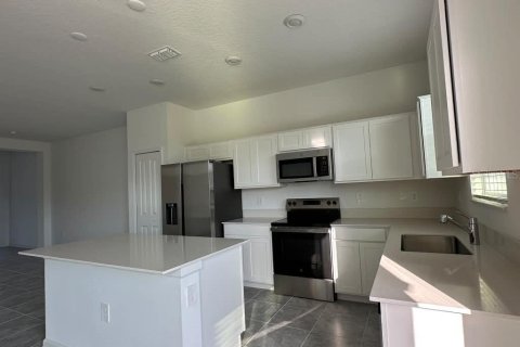 Townhouse in Davenport, Florida 3 bedrooms, 173.17 sq.m. № 2400372 - photo 6